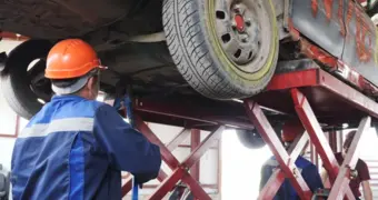 Почему казахстанские водители платят за утилизацию, но сдавать авто пока некуда