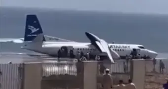 Пассажирский самолет Starsky разбился после взлета (видео)