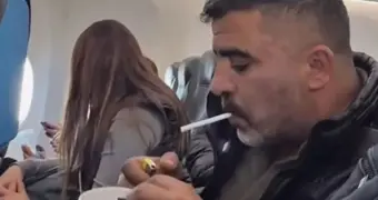 Блогер закурил в самолете и получил запрет на авиаперелеты
