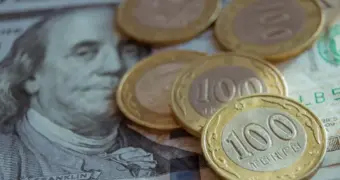 «Тенге устал бежать за долларом»: эксперты предупредили о росте цен в Казахстане