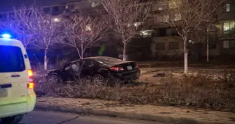 Груда обломков и «скорая»: вдоль набережной Актау столкнулись Kia и Lexus