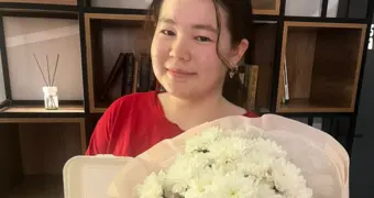 Лишилась ног в 10 лет: как сложилась судьба у выжившей в ДТП с тепловозом уроженки Мангистау