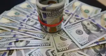 «Стратегия катастрофы»: почему хранение долларов сегодня оказалось опасным