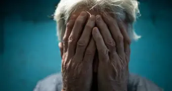 В Мангистау пенсионерке навязали фильтр для воды и оформили многотысячный кредит