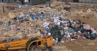 В Актау на стройплощадках выявлены скопления крупногабаритного мусора