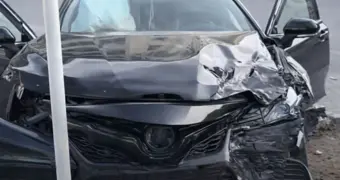 Рикошет в столб: в 19 микрорайоне Актау столкнулись Mitsubishi и Toyota