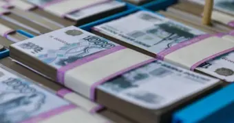 Кзахстанцы массово избавляются от российской валюты