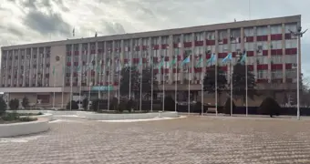 Плакат вверх ногами: в акимате Актау прокомментировали инцидент