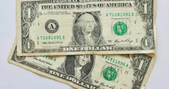 Ваш доллар может оказаться мусором: какие купюры не примут в Казахстане и за границей