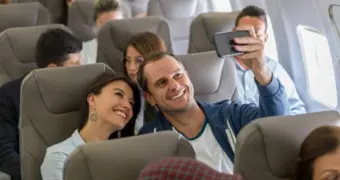 Ограничения на съемку в самолете: новые правила для пассажиров в полете