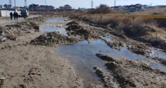 «Трубы гниют, нечистоты сливают»: жители пригорода Актау бьют тревогу