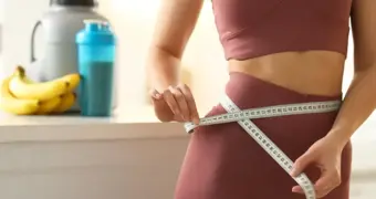 Нутрициолог рассказал о продуктах, помогающих худеть во сне