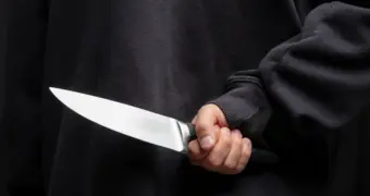 Житель Мунайлы ударил знакомого ножом из-за отказа дать деньги в долг