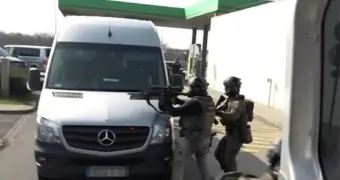 Венгрия возвращает Украине арестованные инкассаторские автомобили, но без денег и золота