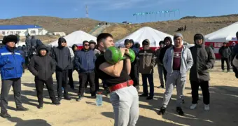 В Мангистау у подножия Отпан Тау проходят национальные спортивные соревнования в честь праздника Амал