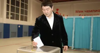 Аким Мангистауской области Нурдаулет Килыбай проголосовал на республиканском референдуме