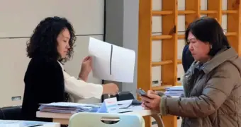 На участке референдума №253 в Актау голосование проходит в соответствии с требованиями закона