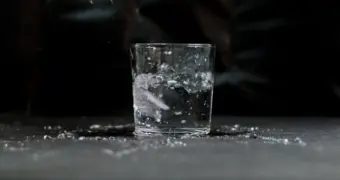 Названы 5 ошибок при питье воды, которые совершают почти все