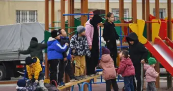 Игровые комплексы быстро приходят в негодность: жители Актау заявляют о детском вандализме