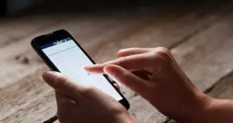 «Уснул Бауыржаном, проснулся Иваном»: казахстанцы в недоумении из-за странных SMS