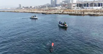 Что скрывает Каспий: в Актау водолазы очистили морское дно на 10-метровой глубине