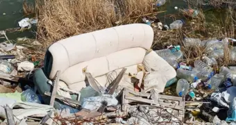 Жители Мангистау бьют тревогу: озеро Оймаша завалено мусором