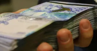 Казахстанцы лишатся финансовой свободы через три месяца