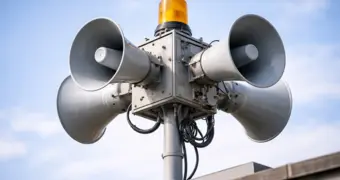 В Актау включат сирены: жителей просят сохранять спокойствие