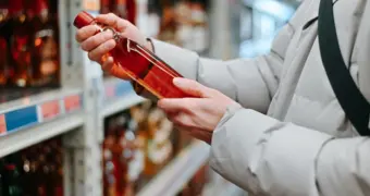 В Актау суд оштрафовал магазин за торговлю алкоголем без лицензии