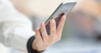 В сети нашли iPhone с алкотестером