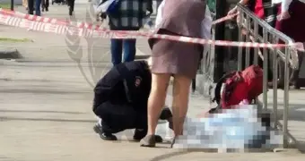 Автостопщик выпил бутылку водки на спор и умер на остановке в центре Краснодара