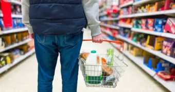 Одежда, связь, досуг - главные траты жителей Мангистауской области