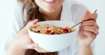 Желающих дожить до 100 лет людей призвали выкинуть из дома четыре продукта