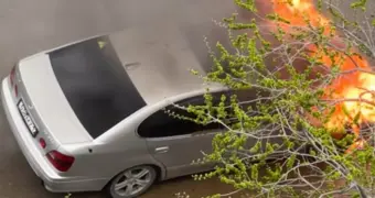 Мог взлететь на воздух: в 26 микрорайоне Актау загорелся Lexus