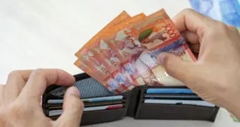 В Казахстане реальные зарплаты рухнули: названы самые пострадавшие профессии