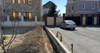 Жители Актау обеспокоены: забор планируют построить над газопроводом