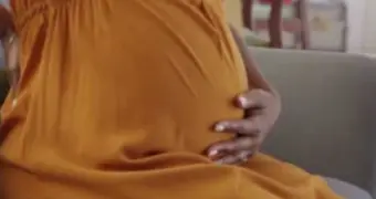 14-летняя внучка родила от родного 75-летнего деда