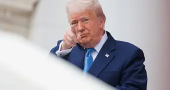 Демократы США хотят отстранить Трампа от власти