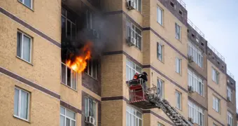 Пожар в многоэтажке Актау: один человек госпитализирован