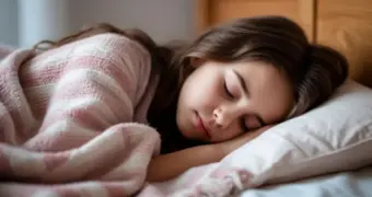 Врач объяснил, как техника «4-7-8» помогает уснуть при ночном пробуждении