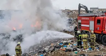 Пожар на полигоне ТБО произошёл в Мунайлинском районе: зафиксировано превышение ПДК по саже