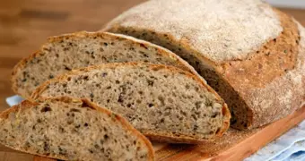 Эксперимент с телом: что происходит с организмом, если есть хлеб строго в 16:00