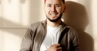 Пять языков: учитель-полиглот из Актау рассказал о росте популярности выбора китайского языка