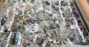 Мужчина заработал более 2,5 млн рублей, заменяя детали из наборов Lego на макароны