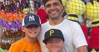 Отец открыл огонь по сыну в туалете аэропорта