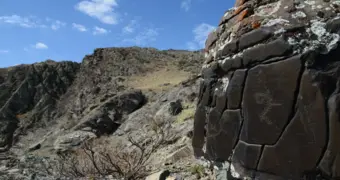 Петроглифы под угрозой: археолог высказался о варварстве в Мангистау