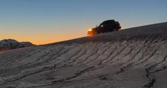 «Им закон не писан»: внедорожники разрушают «Тирамису» в Мангистау