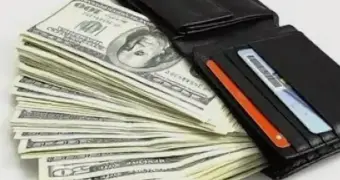 Проверки на границе: казахстанцам сообщили о лимите на вывоз наличной валюты