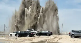 В Жанаозене из-под земли забил «фонтан»: экологи прокомментировали аварию