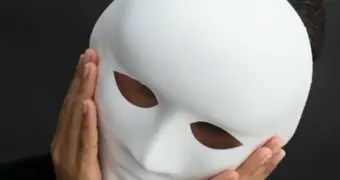 Названы скрытые признаки проживания «чужой жизни»